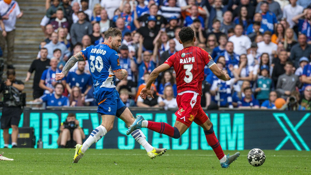 🤌 Simply sublime. James Norwood | #oafc