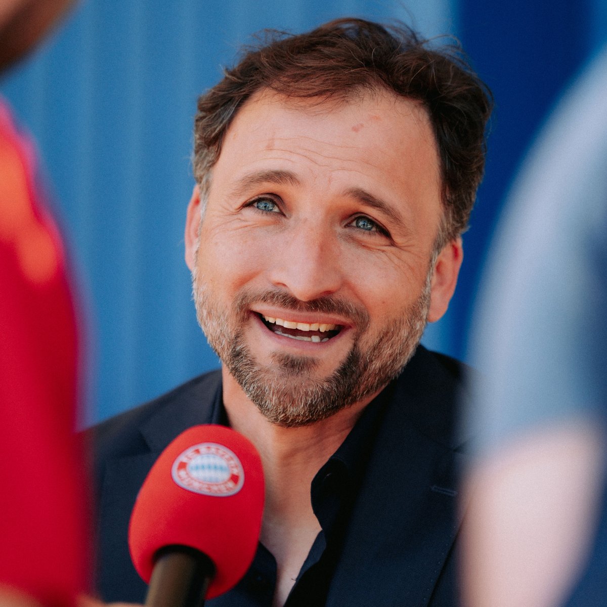 🗣️ „Familiäre Atmosphäre, gute Vibes und Energie" Unser neuer Cheftrainer José Barcala im Video: #ServusJosé #FCBayern #MiaSanMia