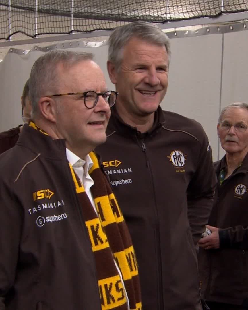 Albo 🤝 Sam #AFLDogsHawks