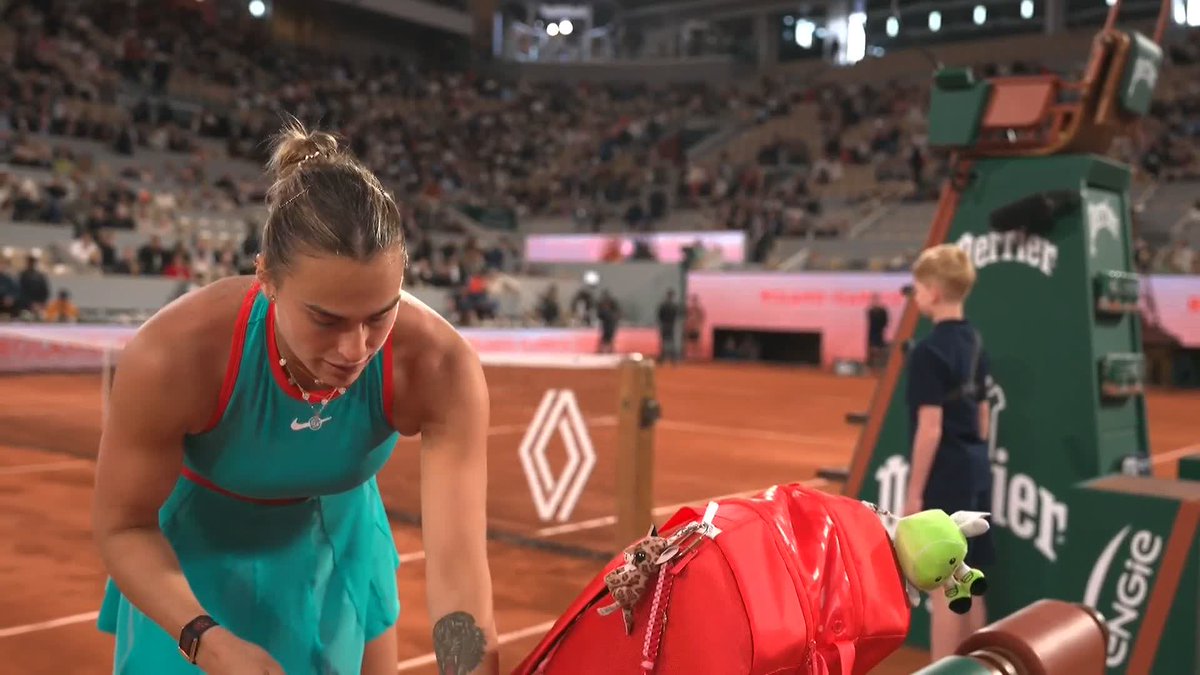 It's Iga vs Aryna time! #RolandGarros