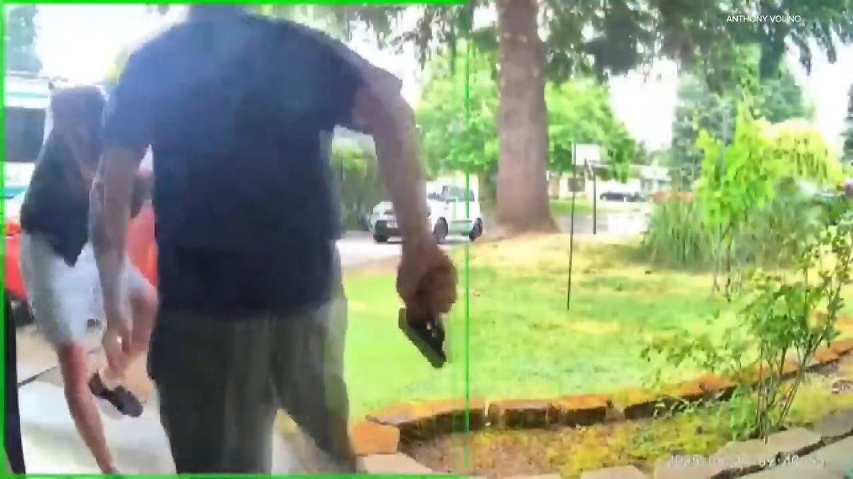 Door Dash driver shows up with a gun demanding a bigger tip. Gets disarmed by homeowner... 👏🏽 #FAFO #doordash #crime #darwin #fail #IQtest