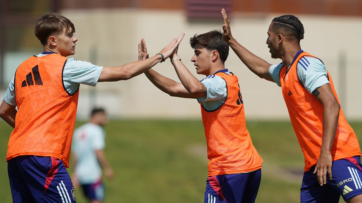 🔜 Se acerca la hora de la verdad. ⚔ Mañana, último test previo al Europeo. 🙌🏼 El equipo está con 𝗺𝘂𝗰𝗵𝗮𝘀 𝗴𝗮𝗻𝗮𝘀. 😏 Y tú, ¿te apuntas? 🎟 #U21EURO | #NuestraBase