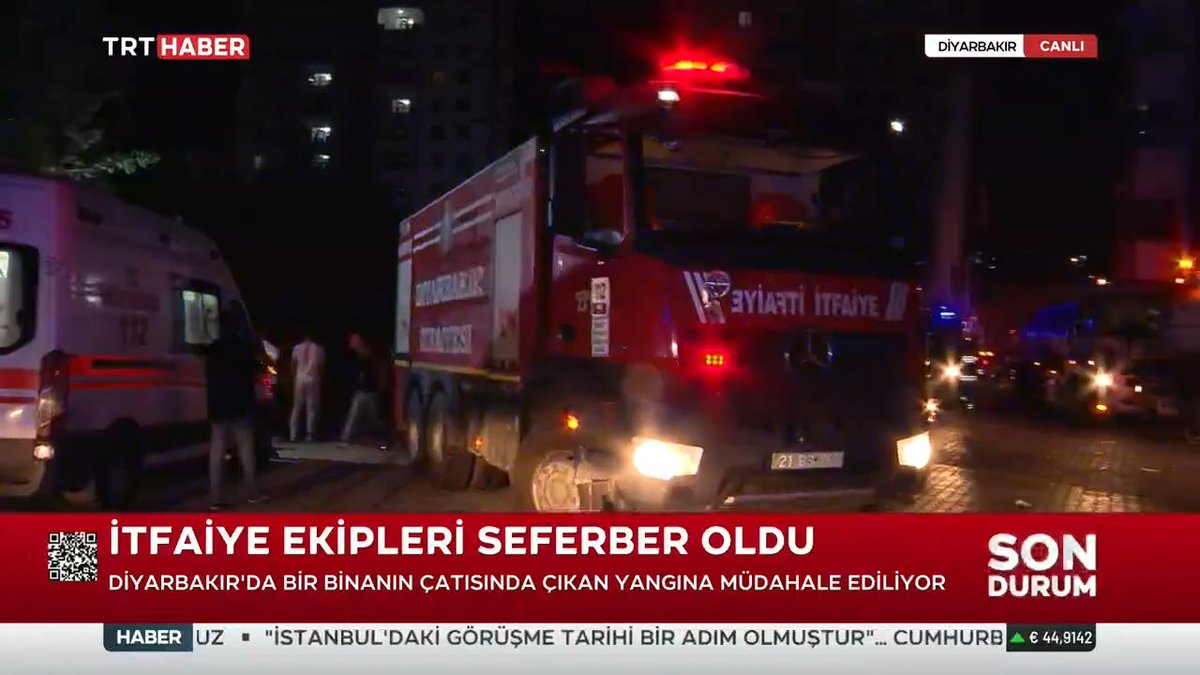 Diyarbakır'da 13 katlı binada çıkan yangın kontrol altına alındı. Hastaneye kaldırılan 17 kişiden 2'si çocuk 3 kişi hayatını kaybetti. TRT Haber, olay yerinden son bilgileri aktardı.