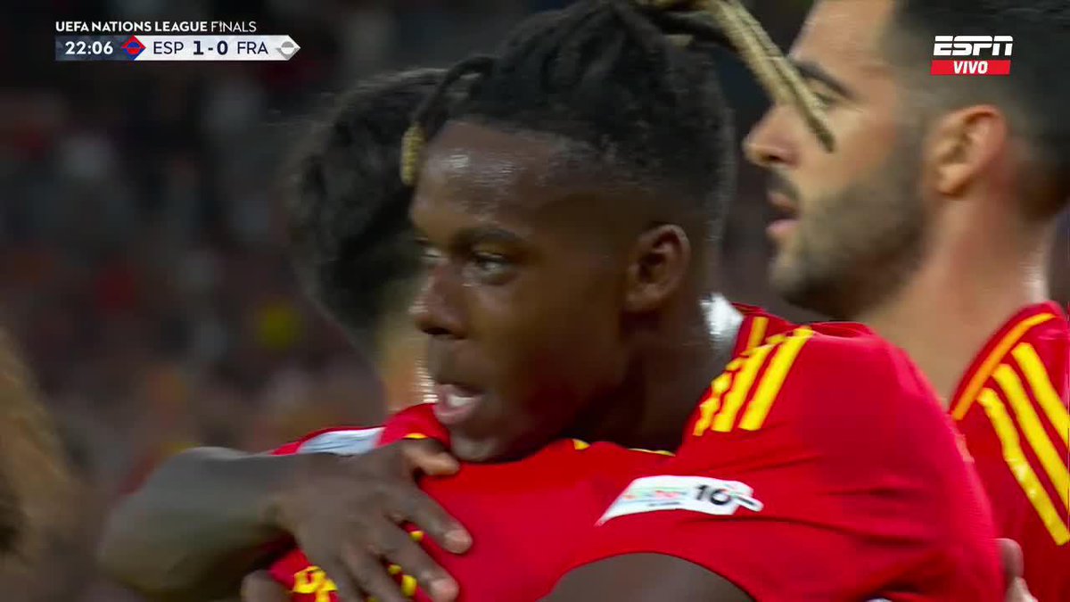 PERO POR FAVOR... ¡QUÉ GOLAZO! Nico Williams le rompió el arco a Maignan y puso el 1-0 de España sobre Francia. 📺 Toda la #NationsLeague, por #DisneyPlus