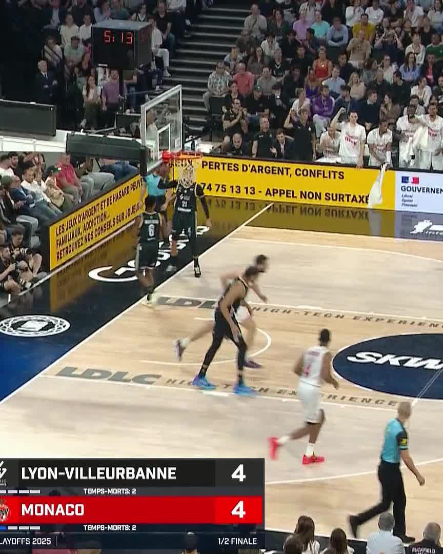 ASVEL ile Monaco arasında oynanan yarı final serisi ikinci maçında; Monaco'nun bulduğu ilk 6 sayı, Georgios Papagiannis’in alley-oop smaçlarıyla geldi ✈️