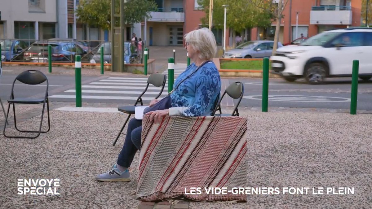 🔴 Catherine, 72 ans, misait sur le camion d'expertise ambulant pour revendre son tableau et compléter sa retraite de 770 € par mois. Mais ce trésor familial n'a finalement pas beaucoup de valeur, il n'est estimé qu'à 80 euros. 📺⏯ #EnvoyéSpécial