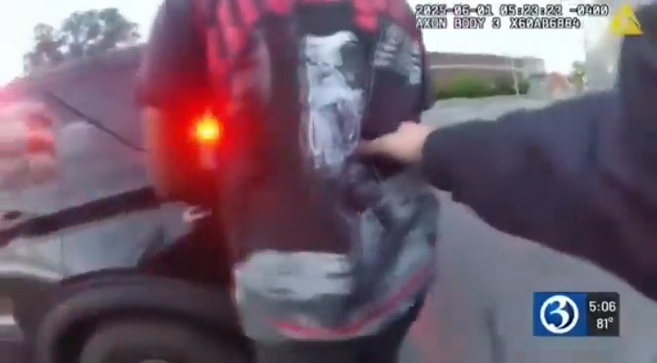 Guy dined and dashed. Cops find him. Cop tries to frisk him and he makes classic furtive movements before running. Whilst running he shoots himself in the leg with the stolen gun he was carrying ultimately causing his death. His basketball coach says "that's not who he was" despite it being who he was... #CityLife #crime #cops #hartford #police #BallisticsTest #FemoralArtery #FAFO #darwin