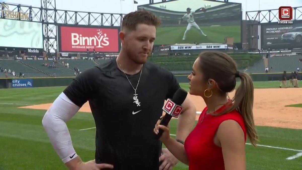 .Brooke Fletcher chatted with Tim Elko after his first career walk-off hit gave the White Sox an extra-innings win over the Tigers.