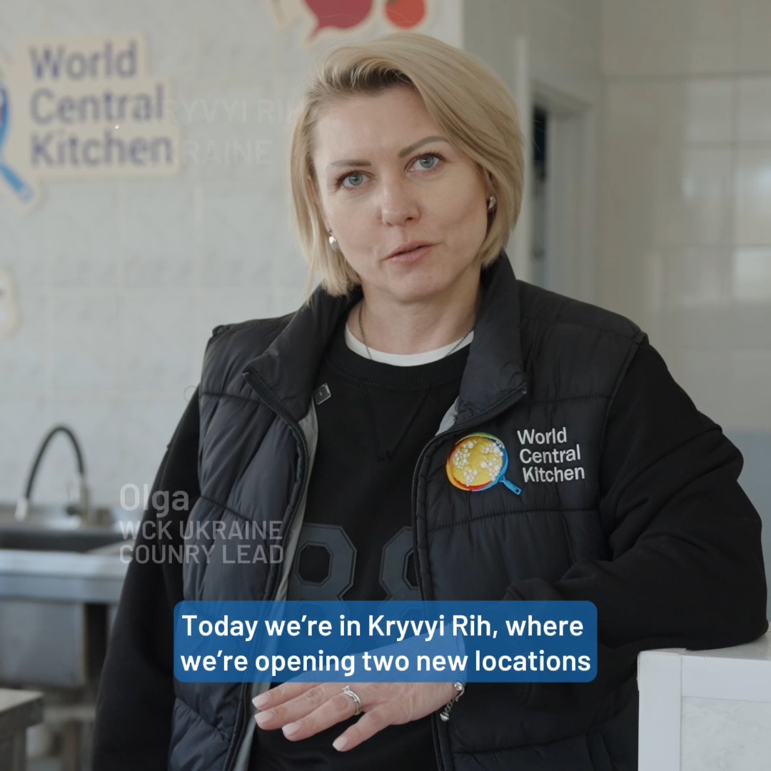 WCK’s Community Kitchens in Ukraine are about more than ensuring people have reliable access to fresh meals—these teams bring hope, comfort, and stability to families living through war. In shelters housing displaced people, we establish well-equipped kitchens and support chefs and residents with supplies, helping families feel more at home. #ChefsForUkraine