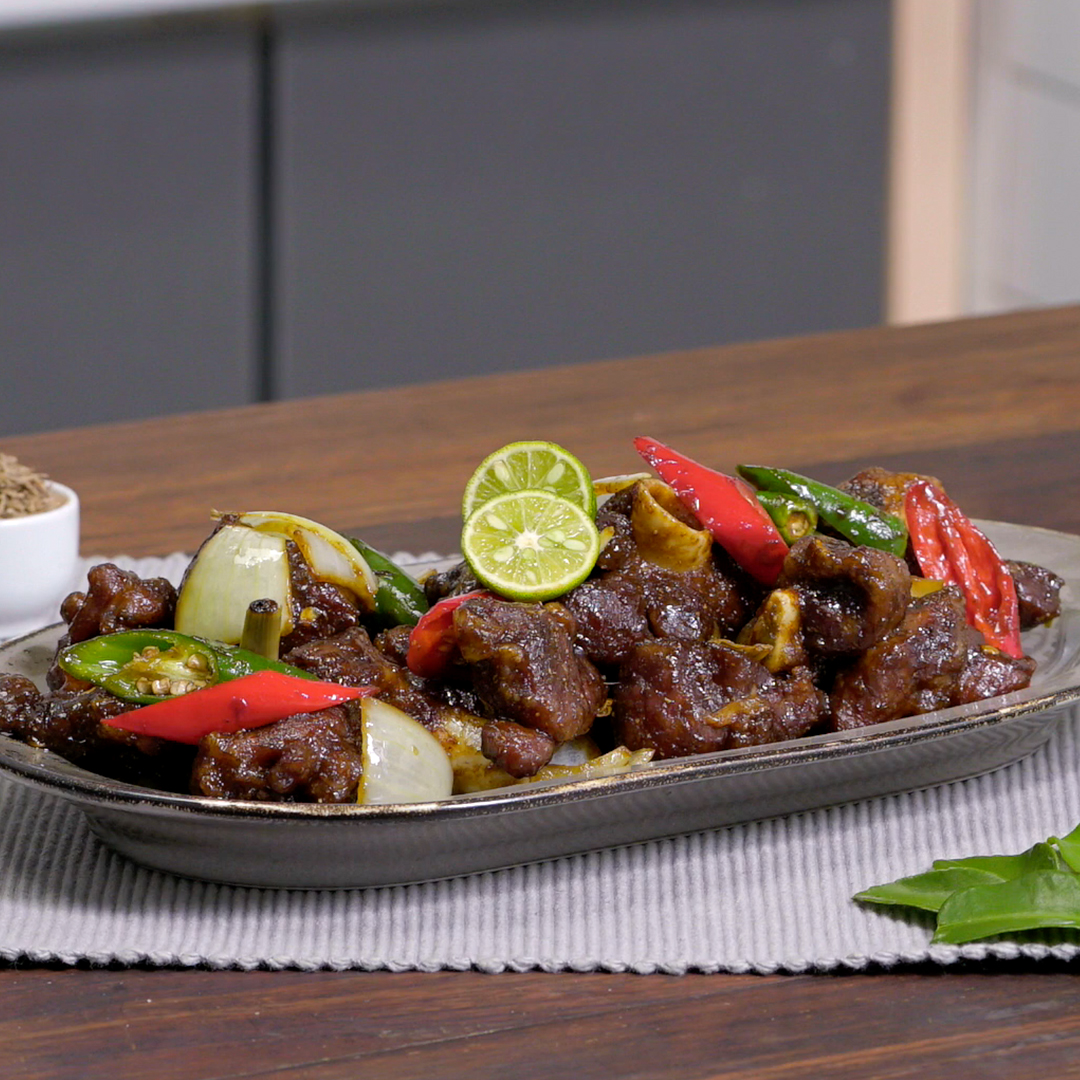 Biasanya pas Iduladha yang dimasak dari daging kurban, ujung ujungnya sate lagi sate lagi. Mau coba dengan resep yang berbeda? Cobain aja resep Oseng Daging Kambing ini aja yukkk😊⁣⁣