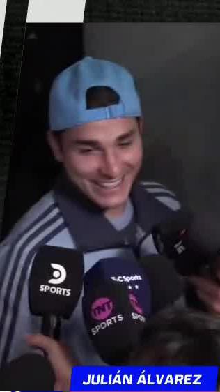 سألوا خوليان عن ماستانتونو وقالهم ما ادري ما خبرني .. - الضحكة تشرح كل شيء 😆😆😆