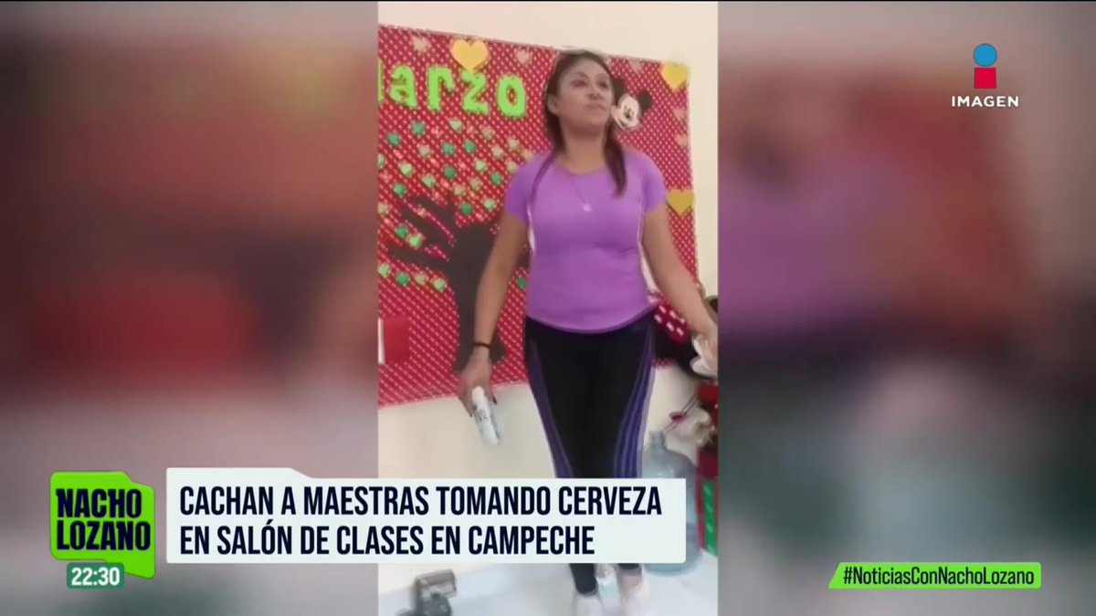 Tres trabajadoras de un kínder en #Campeche, fueron captadas tomando cervezas dentro de la escuela, entre ellas, la directora del plantel. La Secretaria de Educación estatal informó que las mujeres ya fueron removidas a otro centro educativo.