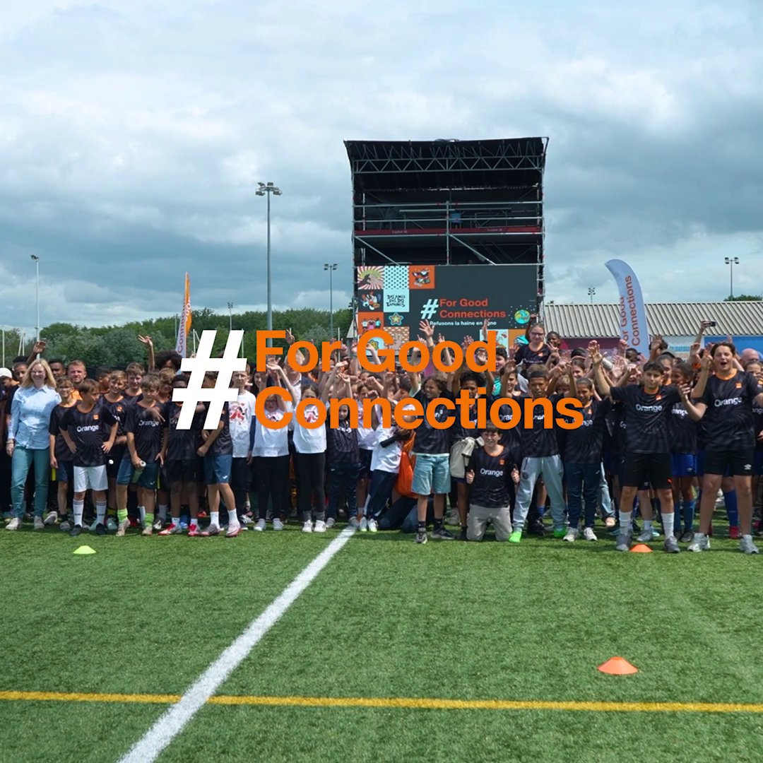 #ForGoodConnections ⭐ Quand le sport et le numérique s’unissent pour créer une journée pleine d’énergie, d’échanges et de sourires. 🧡 Orange France Team Orange Football Orange