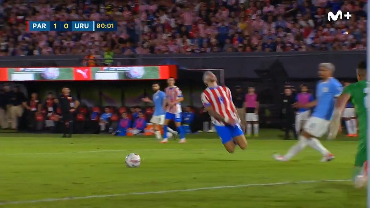 ❌ El penalti cometido por Araujo. #EliminatoriasSudamericanas #LaCasaDelFútbol