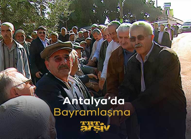 TRT Arşiv, 2008 yılına ait bayram görüntüleri paylaştı: