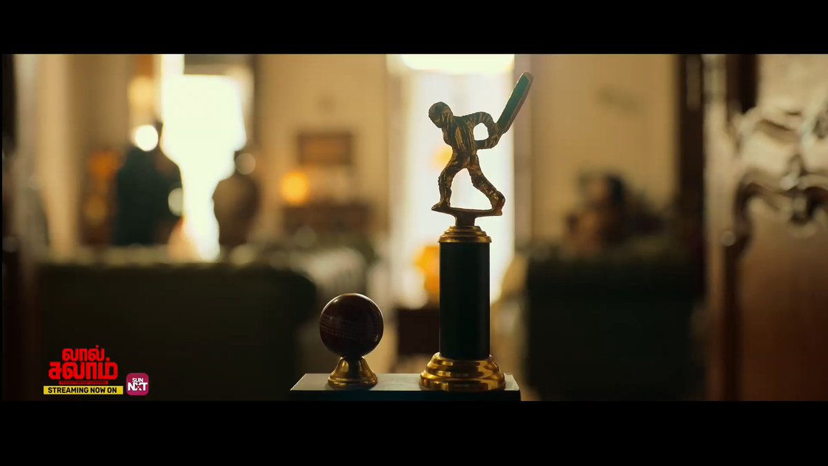 Andha style… andha mass… vera level fire! Weekend watch ku ready ah? 😎💥 Lal Salaam -The Extended Version streaming from June 6 on Sun NXT #LalSalaamOnSunNXT #LalSalaam #Rajinikanth #VishnuVishal #Vikranth #AishwaryaRajinikanth #ARRahman #AnanthikaSanilkumar #DhanyaBalakrishna #SunNXT
