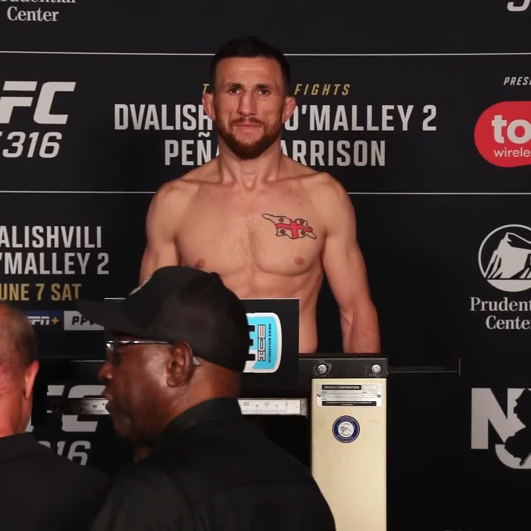 60,8 KG POUR MERAB DVALISHVILI 🇬🇪QUI VALIDE LA PESÉE ⚖️ LE MAIN EVENT EST OFFICIEL !!