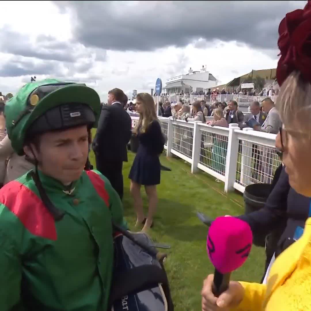 Mickael Barzalona: Calandagan was ultimately outstayed in the Coronation Cup!! 😳😳😳