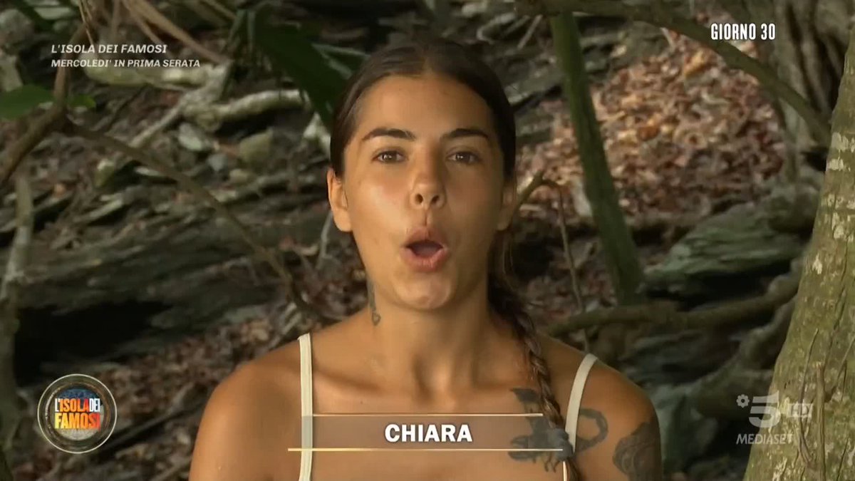 Mario sprona Chiara a riflettere sulla persona che è e che vuole diventare. #Isola