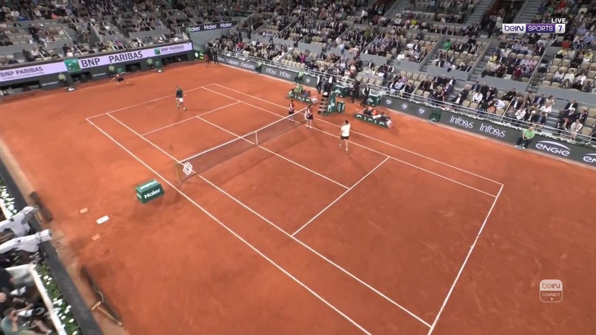 🎾 ألكاراز يحصد خمسة أشواط متتالية وموسيتي يفقد توازنه #رولان_غاروس #RolandGarros