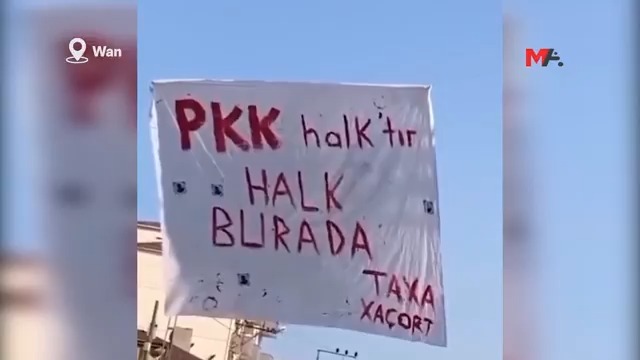 WAN'DA 'PKK HALKTIR HALK BURADA' PANKARTI Wan'nın Xaçort Mahallesi'nde "PKK halktır halk burada" pankartı asıldı. Bir süre asılı kalan pankart polis tarafından kaldırıldı