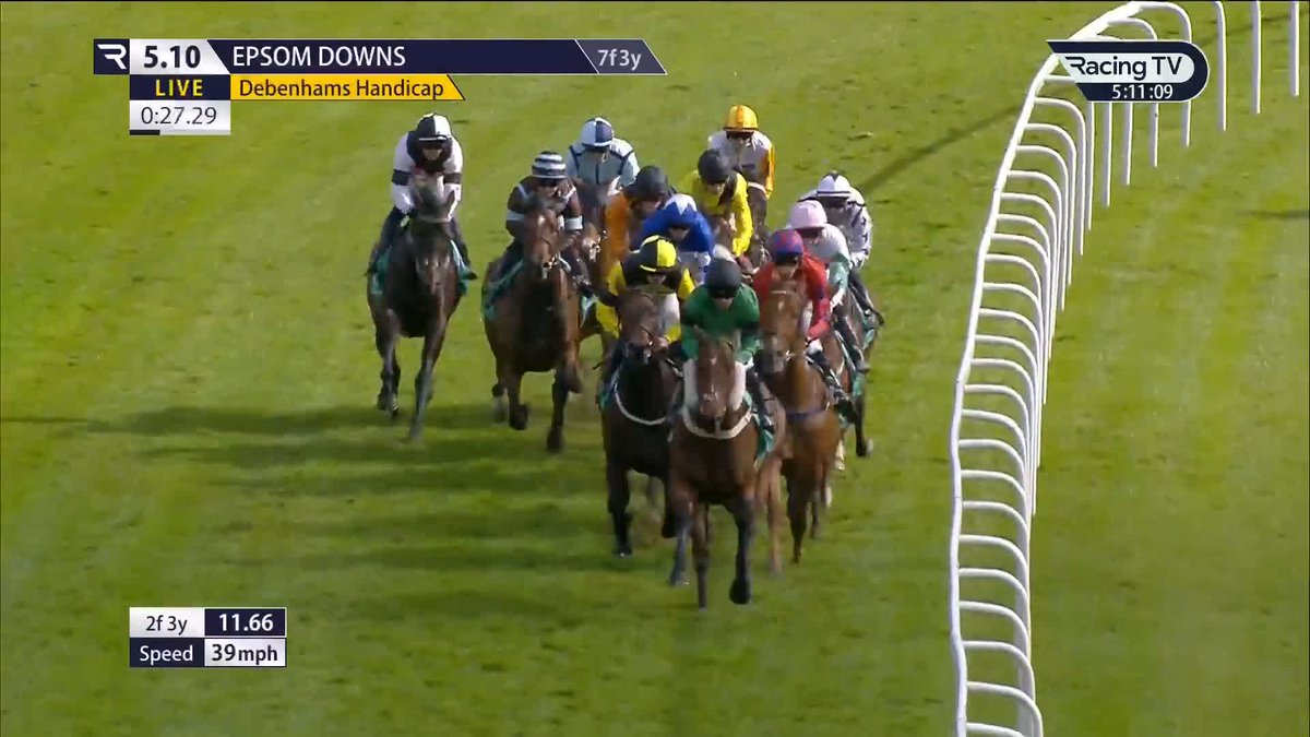 Holds on, JUST! 😬 Partisan Hero with a gutsy show in the @debenhams Handicap.
