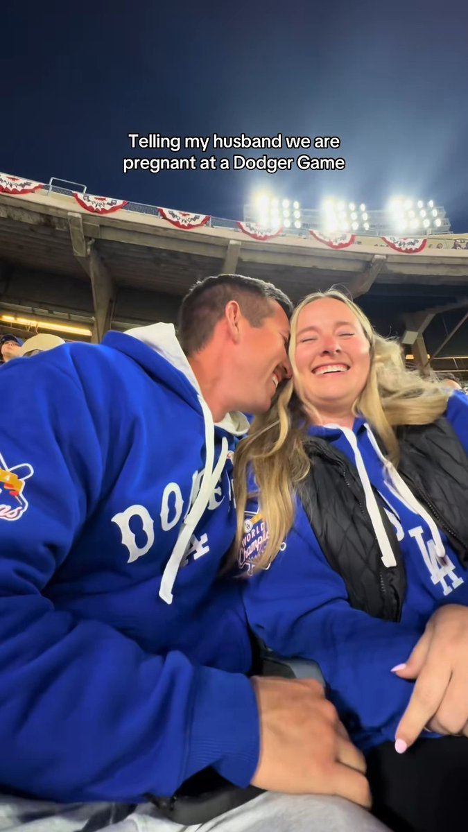 She told her husband they’re having a baby at a Dodgers game and his reaction was everything 💙 (via mrs.mcgrady_1stgrade/TT)