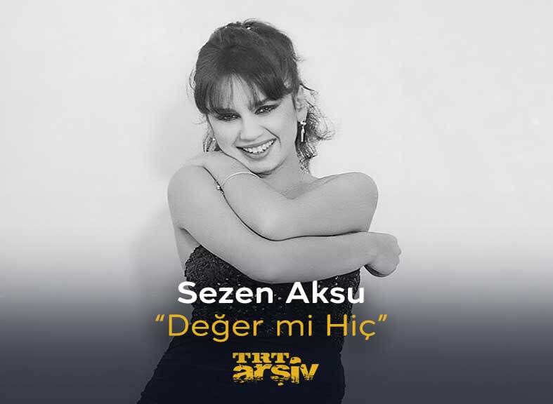 Sözleri Aysel Gürel’e, bestesi Onno Tunç’a ait eşsiz bir parça için 1987 yılına gitmeye değer. Üstelik mikrofon başında #SezenAksu olacaksa! 🎵 “Değer mi?”