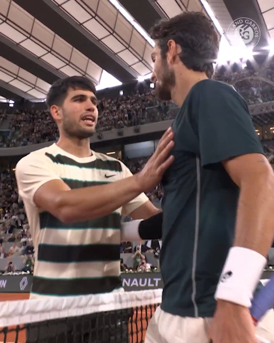 King Carlos is ready to defend his crown 👑 Alcaraz takes down Musetti to book his spot in the #RolandGarros final! 🔥