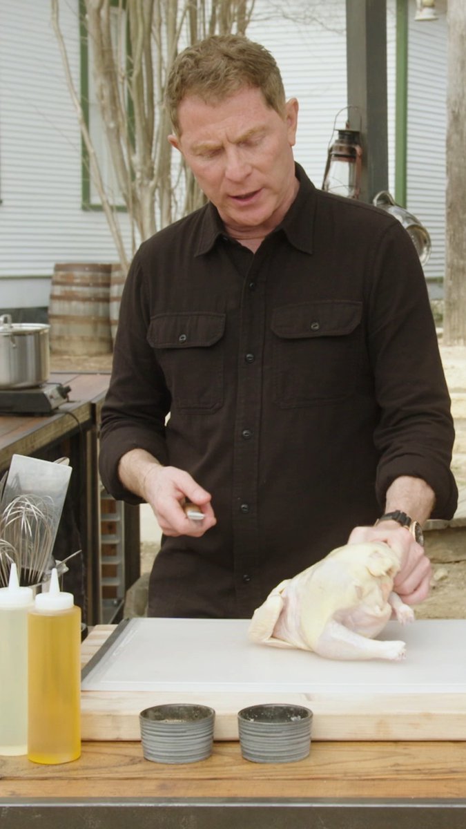 .Bobby Flay is breaking down all the tips and tricks for spatchcocking a chicken like a pro! Trust us, you’re going to want to take notes 🔪 👀 Hint: this might just give the pitmasters a leg up in this week’s episode of #BBQBrawl! Don’t miss an all-new episode this Sunday @ 9|8c!