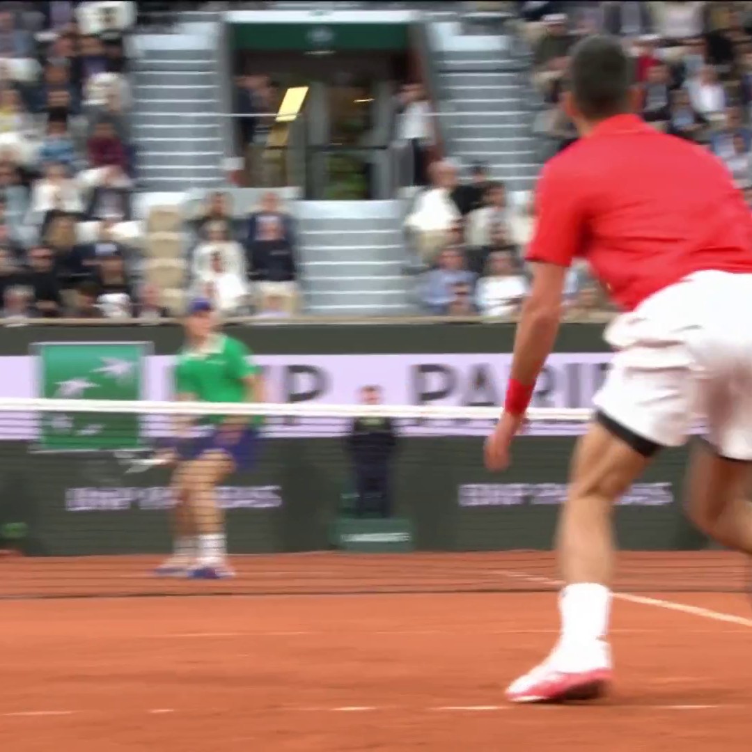 𝐏𝐄𝐑𝐅𝐄𝐂𝐓𝐈𝐎𝐍 from Jannik Sinner 👏 #RolandGarros