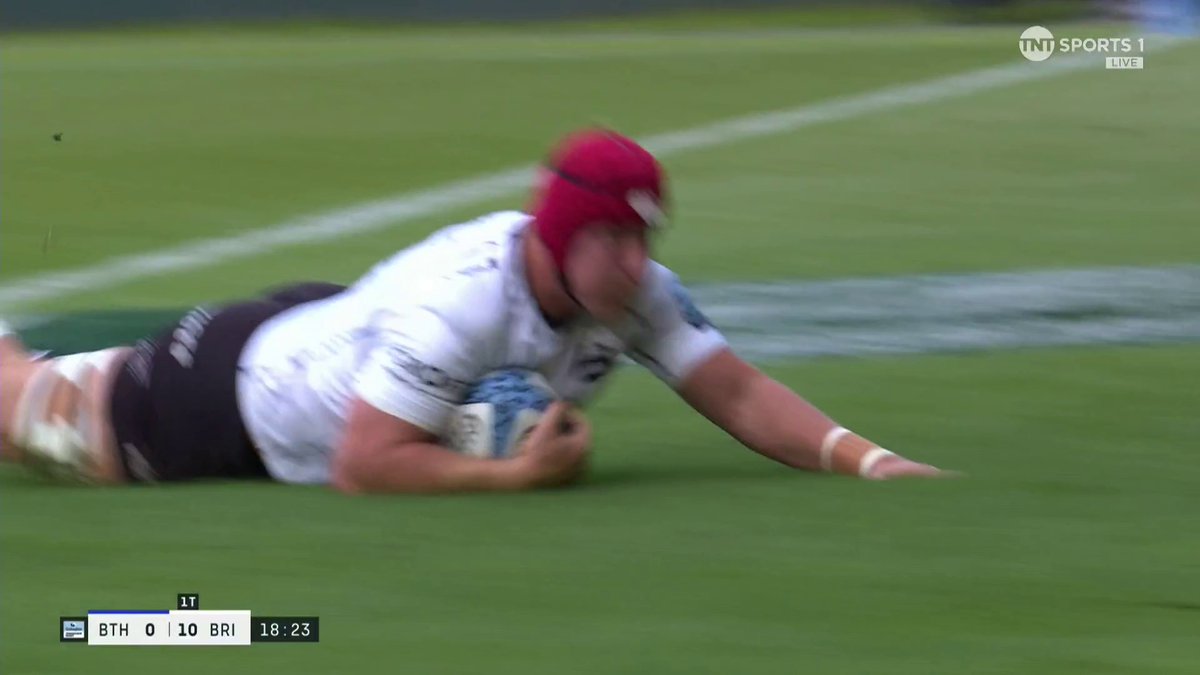 Bristol have come out FLYING! James Dun gets the opening try after a lightning attack. #GallagherPrem | #BATvBRI