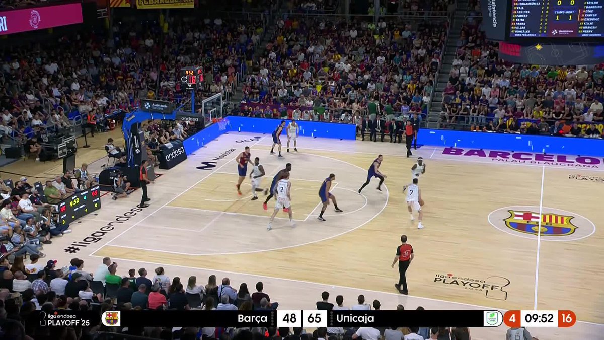 Aleksander Balcerowski throwing down reverse alley-oops vs Barca 😳