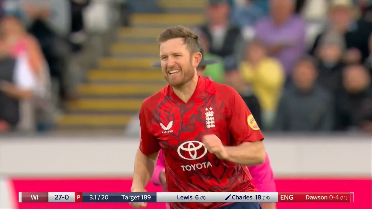 "Beautifully bowled" 😍 Liam Dawson takes the first wicket for England 💪