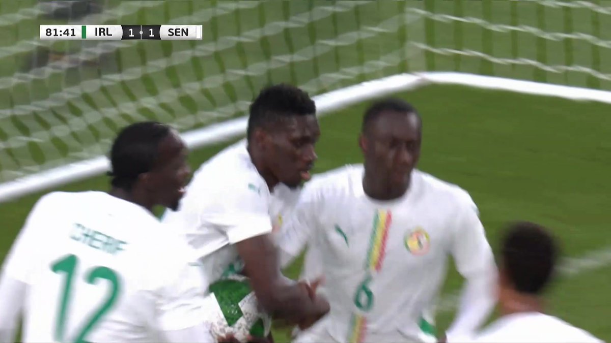 🇮🇪 - 🇸🇳 Ismaïla Sarr permet au Sénégal de recoller au score face à l'Irlande (1-1) ! Suivez le match en direct >
