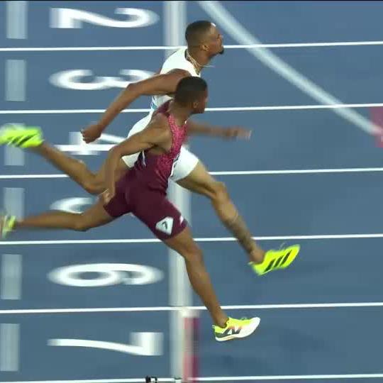 🥇 𝟒𝟒.𝟐𝟐 🆚 𝟒𝟒.𝟐𝟑 🥈 Zakithi Nene pushes Hall all the way to the line 🫨😲 📺 Stream #DiamondLeague💎 on DStv: