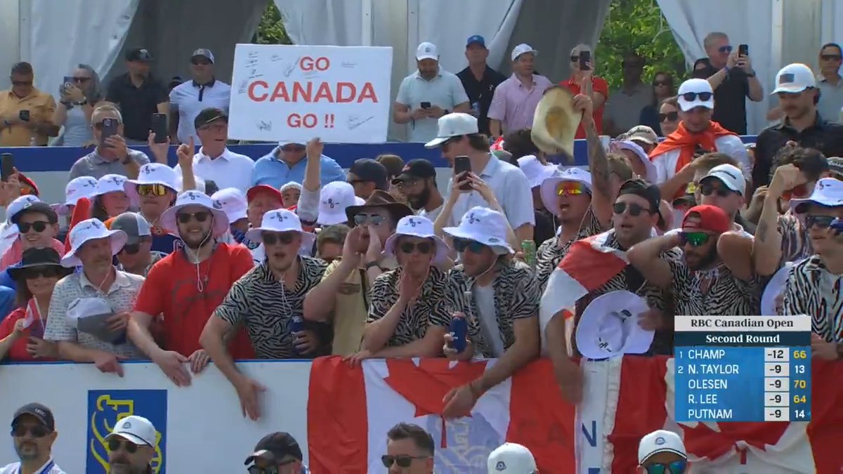 Anyone else have chills? The crowd at The Rink serenades the Canadian group of @NTaylorGolf59, Taylor Pendrith and Mackenzie Hughes with 'O Canada' RBC Canadian Open 🇨🇦🎶 📺 Golf Channel