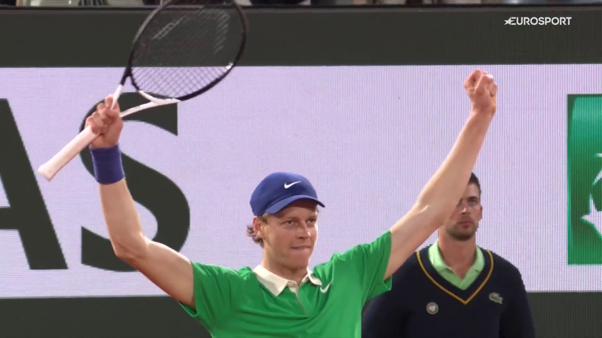 SINNER SI REGALA LA PRIMA FINALE A PARIGI ๐คฉ๐พ๐ฎ๐น L'azzurro supera in tre set Novak Djokovic e domenica sfiderร Alcaraz per il titolo ๐๐ #Tennis #RolandGarros #Sinner