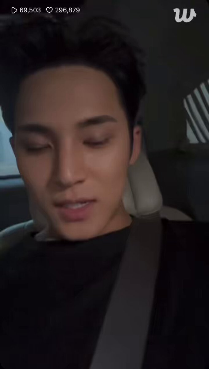 🐶: 나나민박 나두 원우형이랑 같이 생방송으로 봣는데 ..~~ 김민규 댕냥즈 권력 ㅁㅊ네