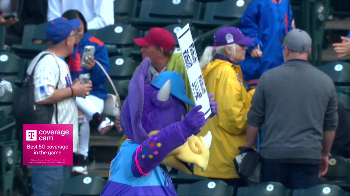 "You need to go to confession!" Dinger wants Mrs. Met to call 🤔😆 Thoughts, @mrmet?