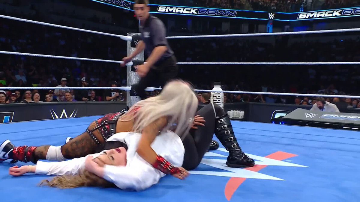 .ZV is on FIRE! 🔥 #SmackDown