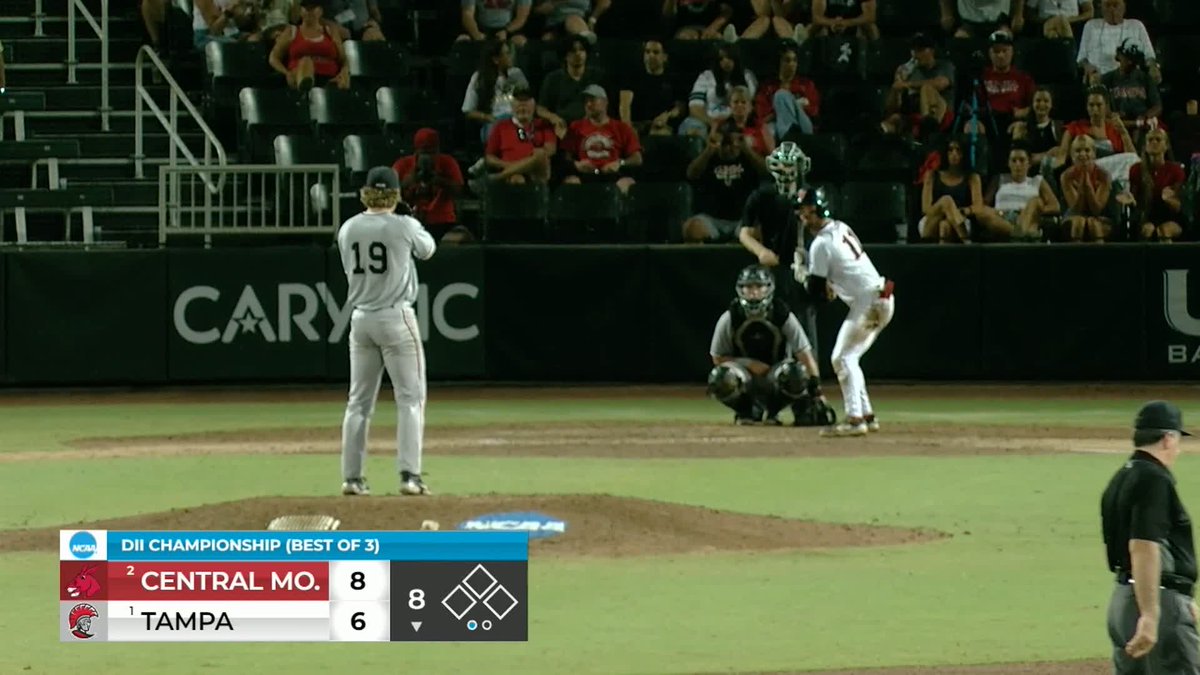 HIGHWAY ROBBERY 😲 Roll Stable with an amazing grab at the wall to take away a home run! #D2BSB x #SCTop10