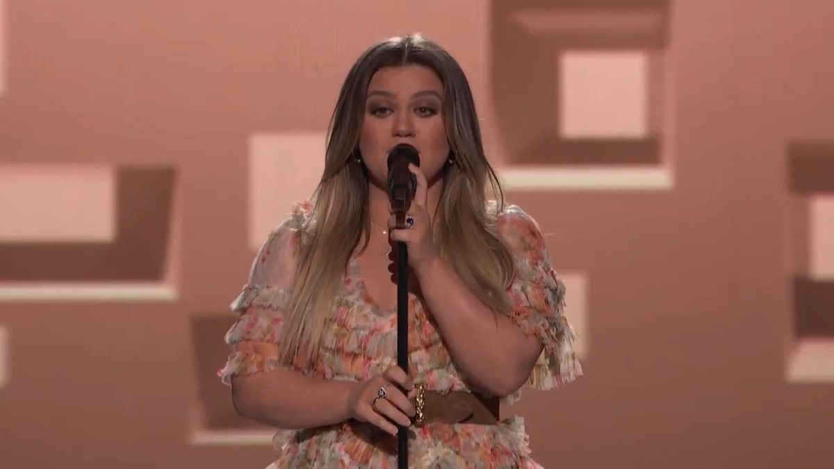 4 years ago Kelly Clarkson performed “The Dance” at the Kennedy Center Honors and brought Garth Brooks to tears.