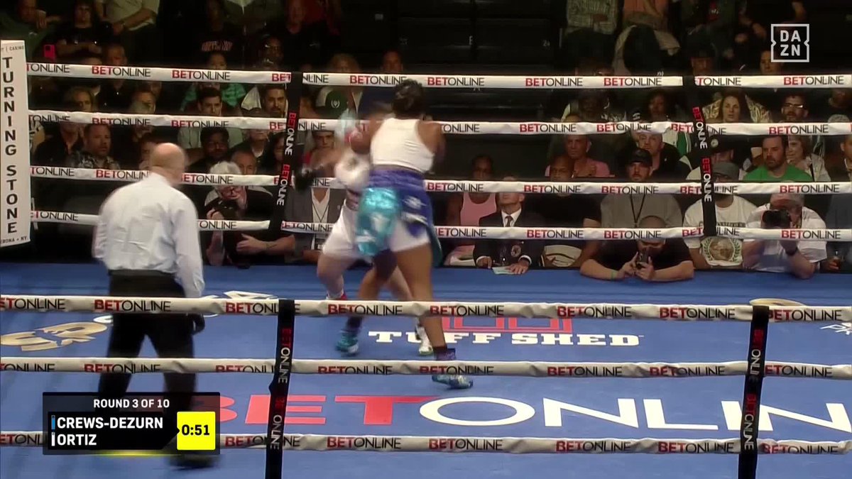 Franchon Crews-Dezurn and Citlalli Ortiz both go DOWN in the third round! 😮 #MooreWright | Live NOW on DAZN