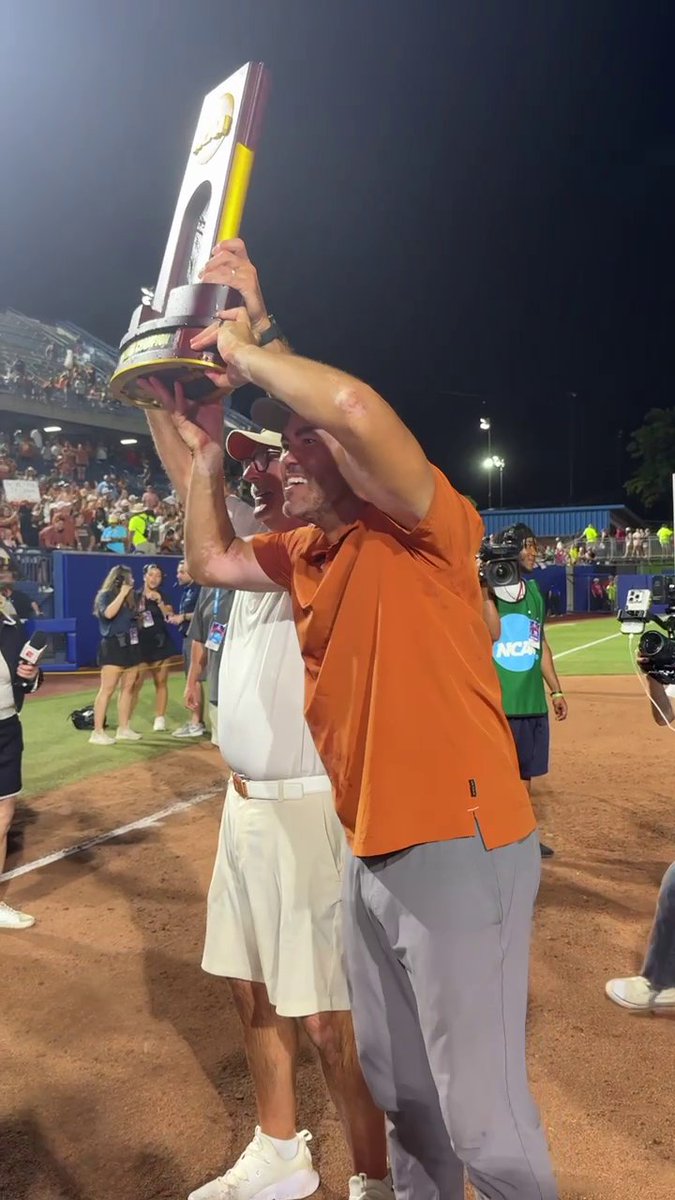 "WE GOING TO THE CLUB!" Coach was hype after Texas Softball won its first national championship ๐