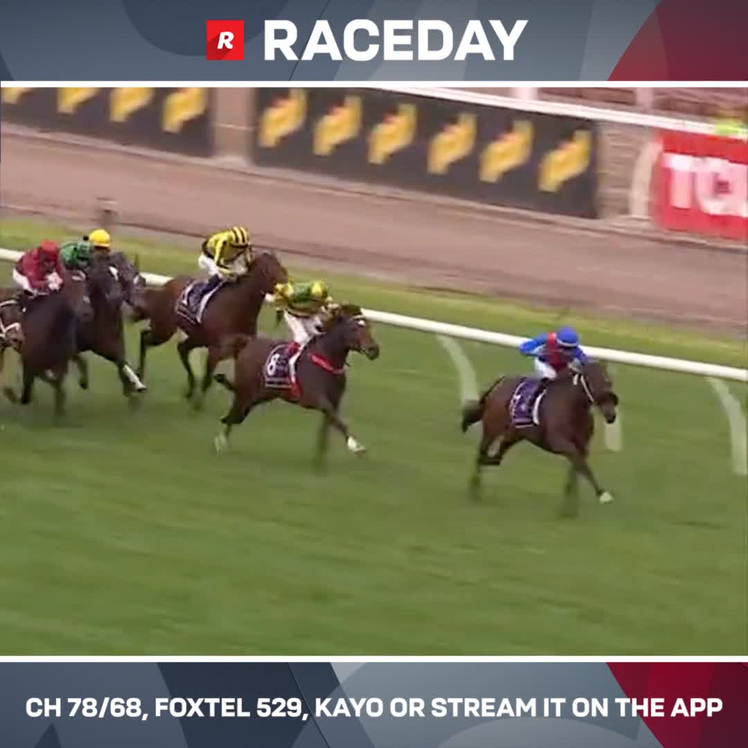 Taken blitzes his opponents, bounding away at the clock tower to an easy win 🫡 Beau Mertens Price Kent Racing