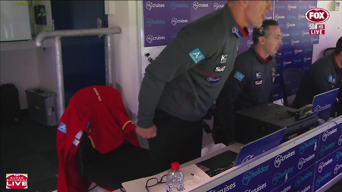 Hardwick blowing off some steam in the coaches box 😯 📺 Watch #AFLCatsSuns LIVE on ch.504 or stream on Kayo: ✍️ BLOG 🔢 MATCH CENTRE