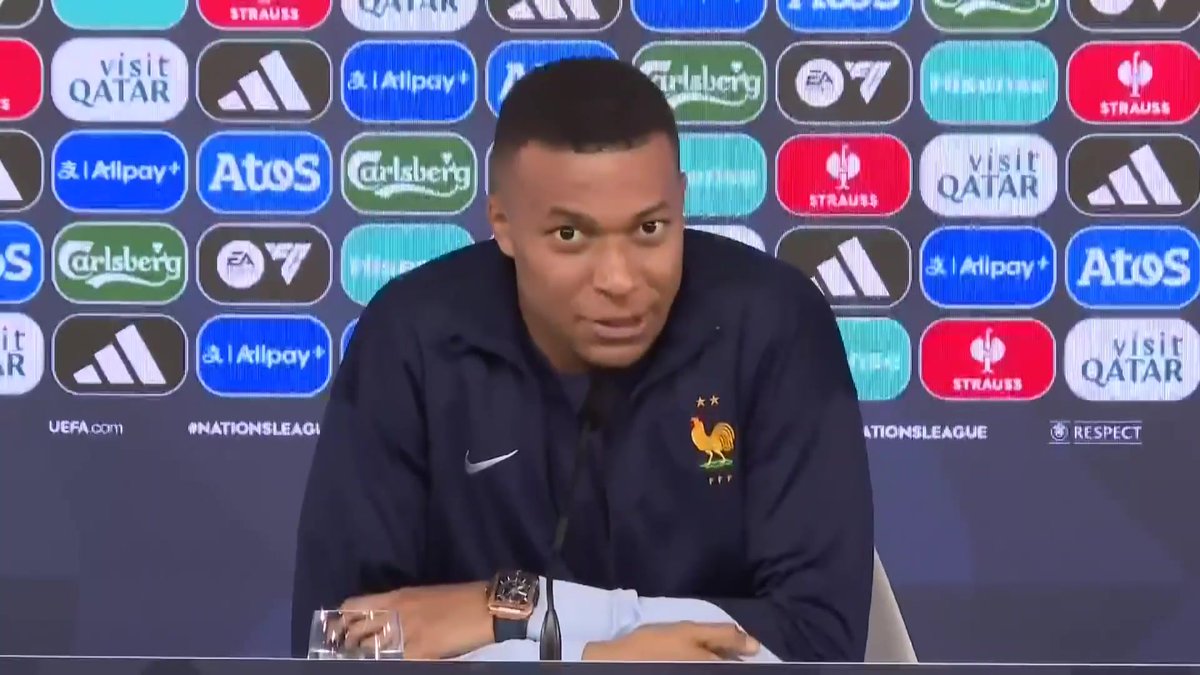 Kylian Mbappé 🇫🇷 est clair au sujet du Ballon d’Or 🌕 : « En ce moment on parle de qui : Lamine Yamal 🇪🇸 et Ousmane Dembélé 🇫🇷 ? 𝗠𝗢𝗜 𝗝𝗘 𝗩𝗢𝗧𝗘 𝗣𝗢𝗨𝗥 𝗢𝗨𝗦𝗠𝗔𝗡𝗘 ! » 🙌 🎥 L'Équipe