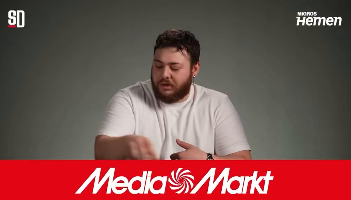 semih kılıçsoy, rakiplerin hatları oldukça dar tuttuğu ve kendi ceza sahası önüne yığıldığı maçlarda, dar alanda topla buluşma becerisiyle beşiktaş’ın eksikliğini giderebilen bir oyuncu. bunun için semih’i rakip kaleye en yakın oyuncudan ziyade 2. ve 3. bölge arasında topla buluşan bir oyuncu haline getirmek gerek. ayrıca solskjaer’in semih’i geliştirdiği bir nokta daha var.