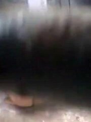 Appadiye adha soothille nakkinna semaya irukkum..amma moothiram porath pakkarathe oru sema bothe #amma #kundi🍑👅